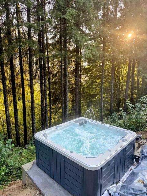 Jacuzzi Pine Hill 2
